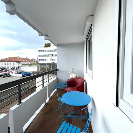 Top In Zentrum Mit Balkon * Stuttgart